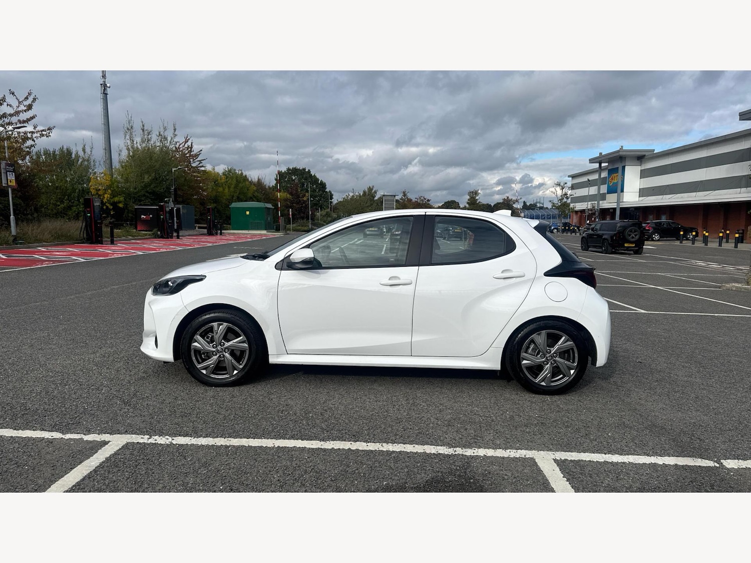 Used Toyota Yaris 2024 for sale - 76371725: Photo 19
