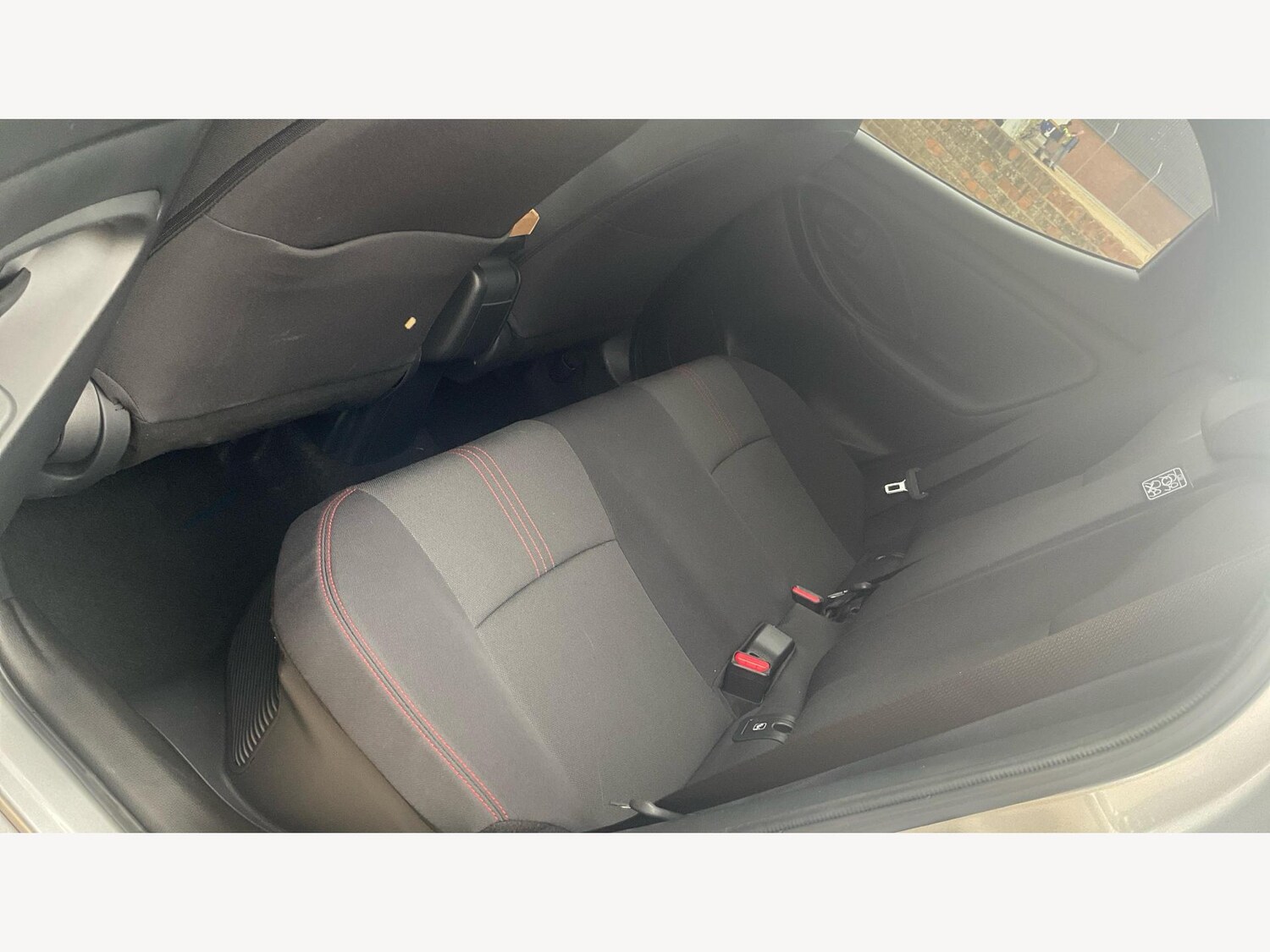 Used Toyota Yaris 2024 for sale - 76371318: Photo 15
