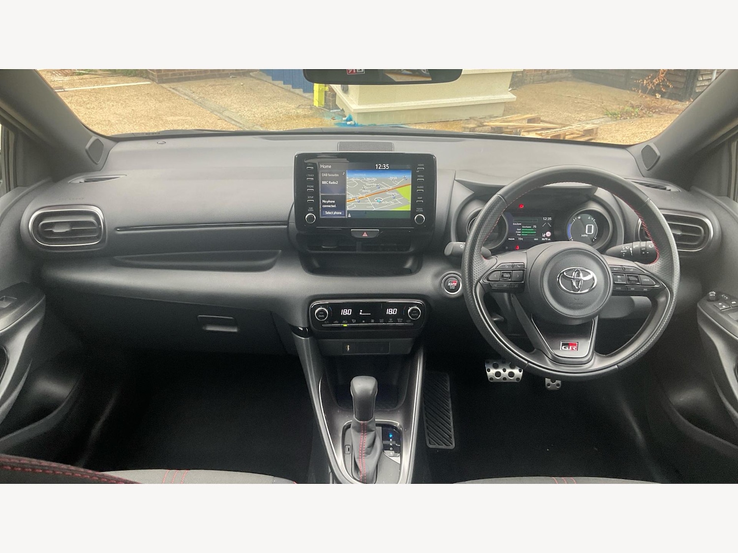Used Toyota Yaris 2024 for sale - 76371318: Photo 7