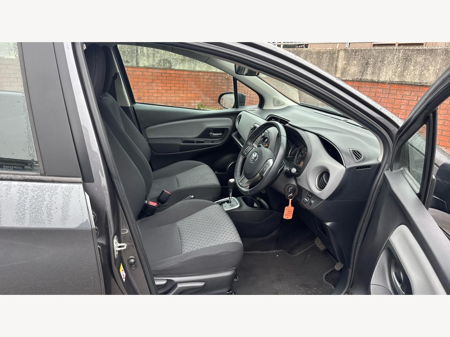 Used Toyota Yaris 2015 for sale - 76370504: Photo 13