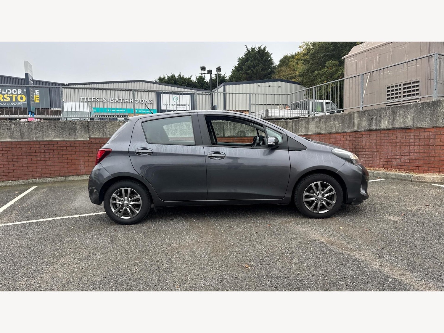 Used Toyota Yaris 2015 for sale - 76370504: Photo 18