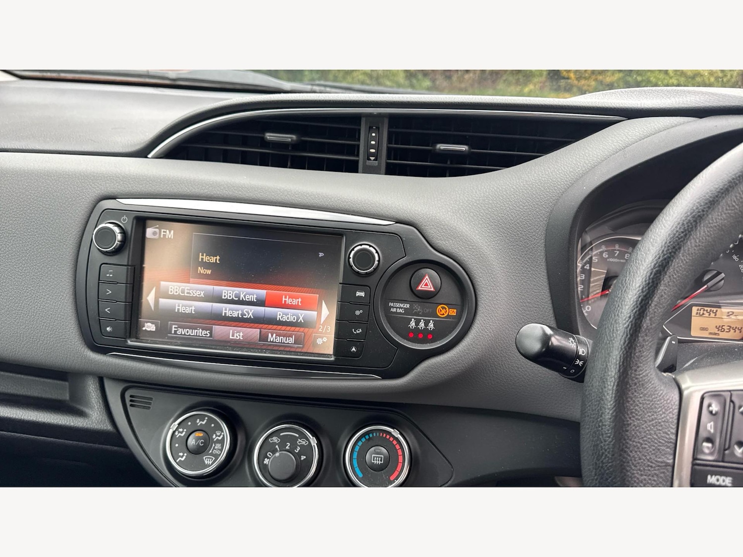 Used Toyota Yaris 2015 for sale - 76370504: Photo 9