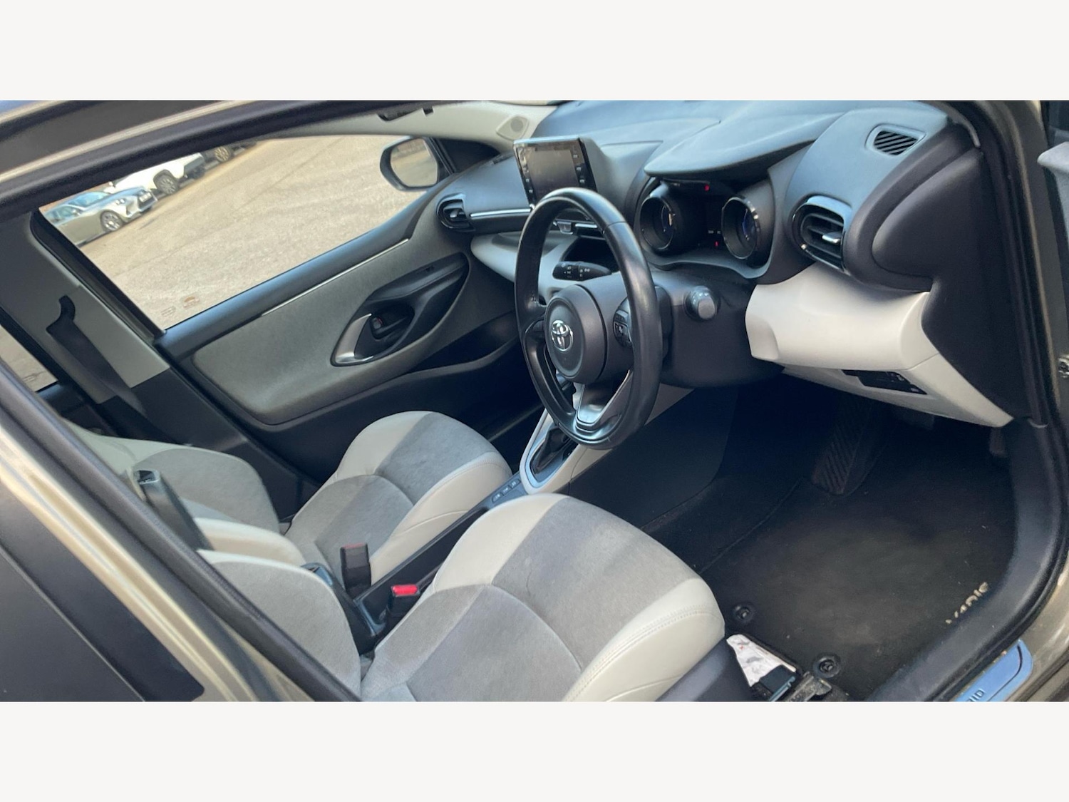 Used Toyota Yaris for sale - 77192012: Photo 13