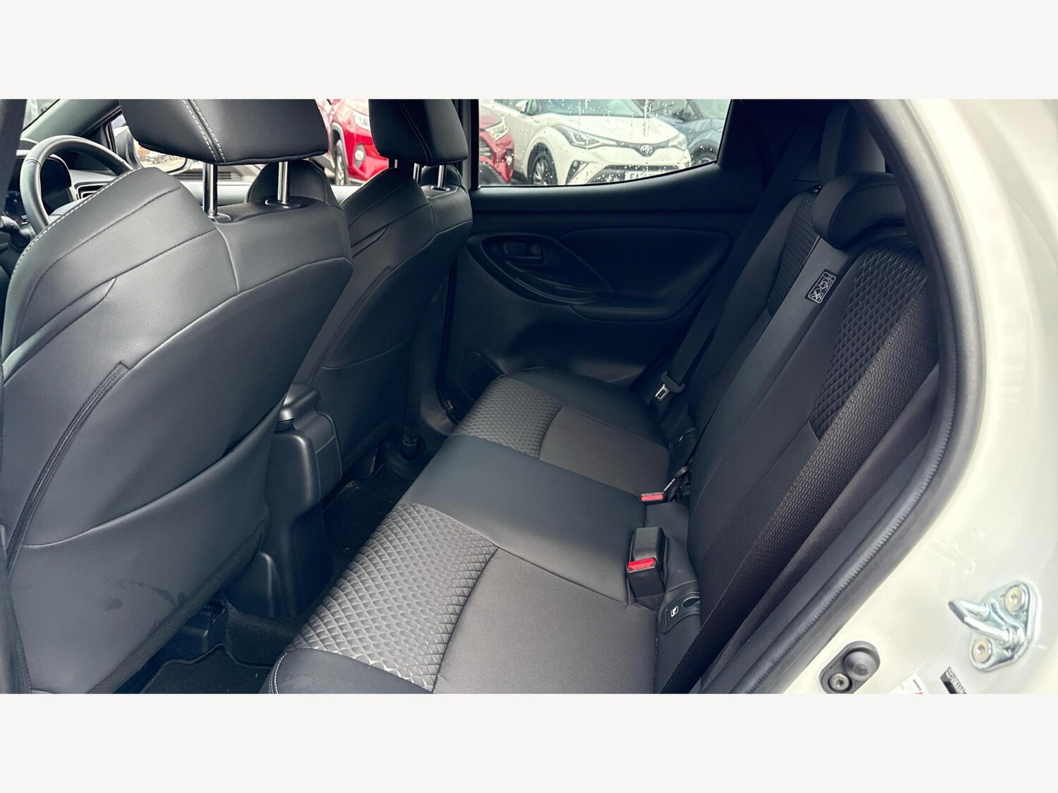 Used Toyota Yaris 2024 for sale - 77191304: Photo 15