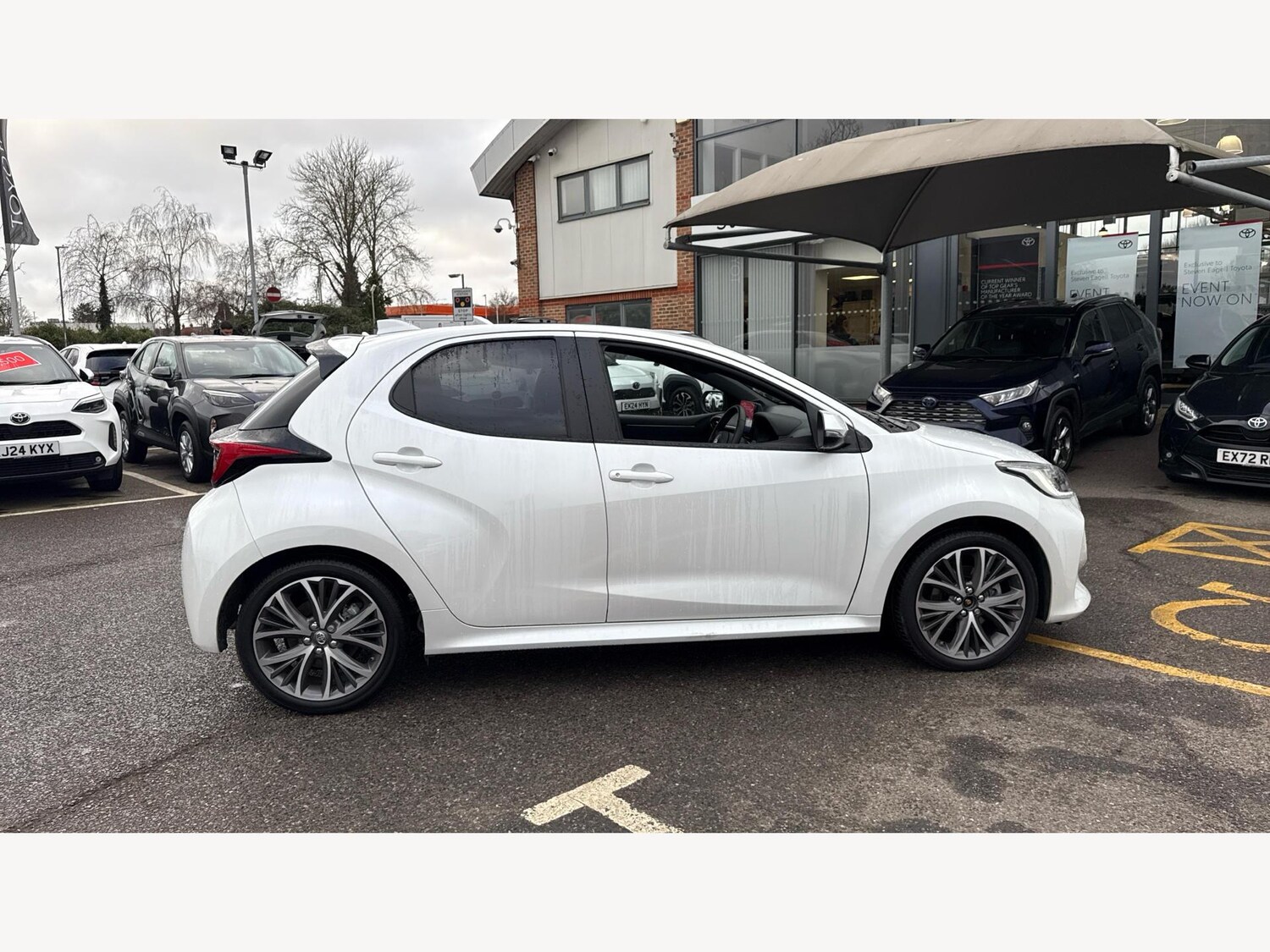 Used Toyota Yaris 2024 for sale - 77191304: Photo 18