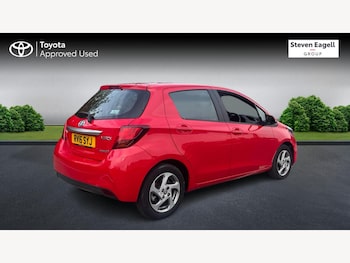 Used Toyota Yaris 2015 for sale - 76200143: Photo 2