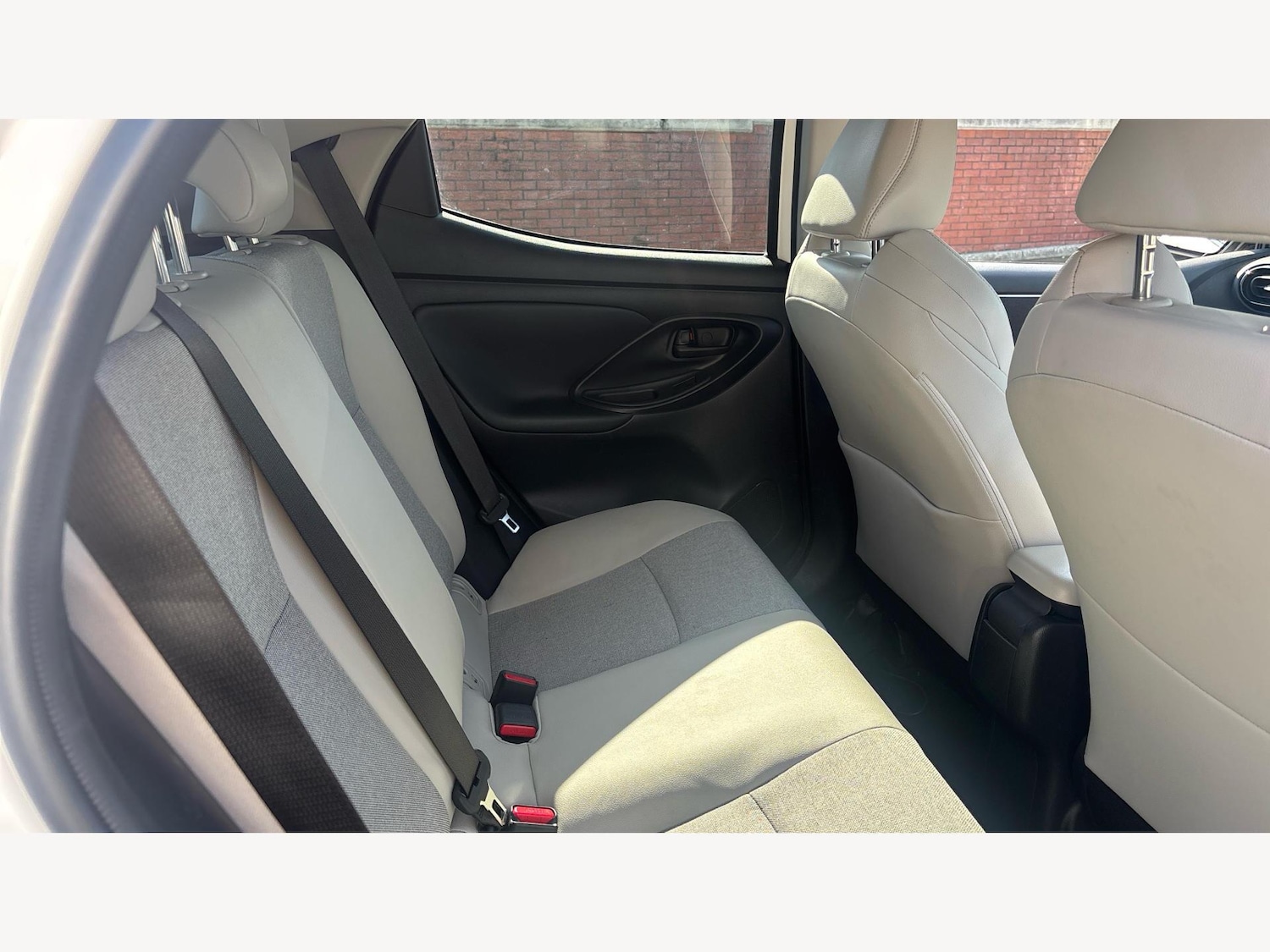 Used Toyota Yaris 2023 for sale - 76370623: Photo 14