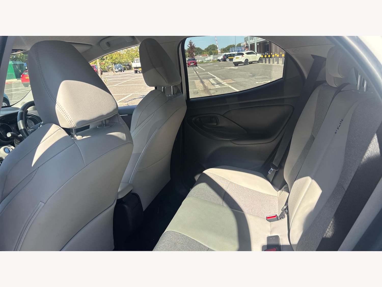 Used Toyota Yaris 2023 for sale - 76370623: Photo 15