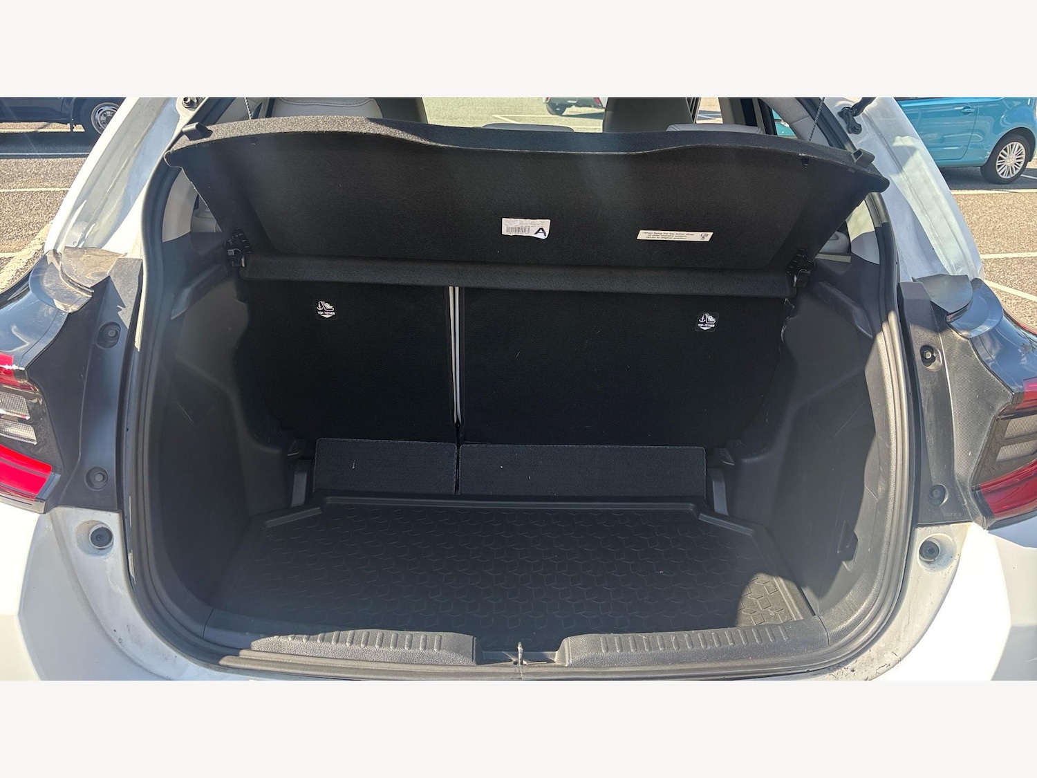 Used Toyota Yaris 2023 for sale - 76370623: Photo 16