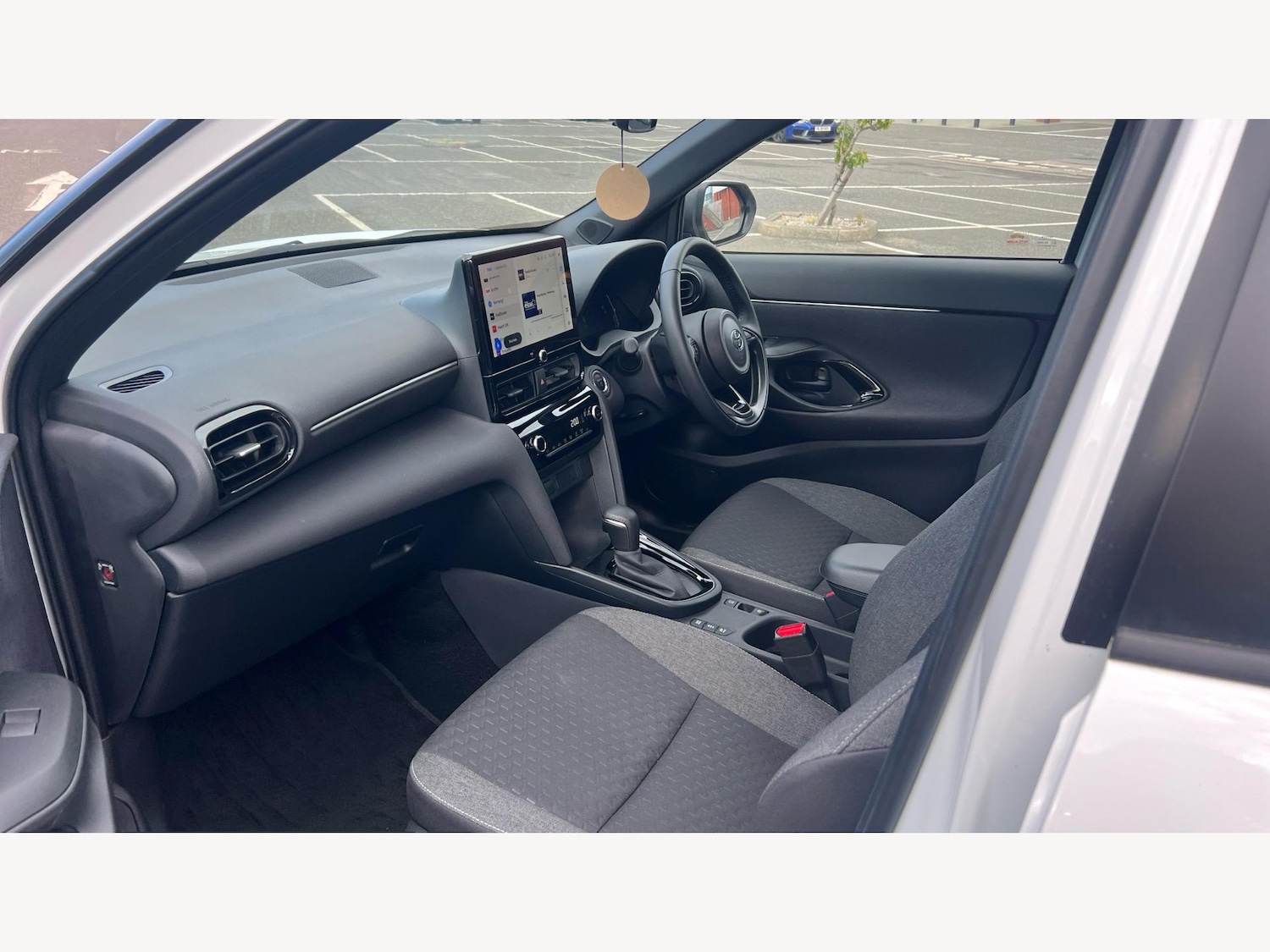 Used Toyota Yaris Cross 2024 for sale - 76988247: Photo 12