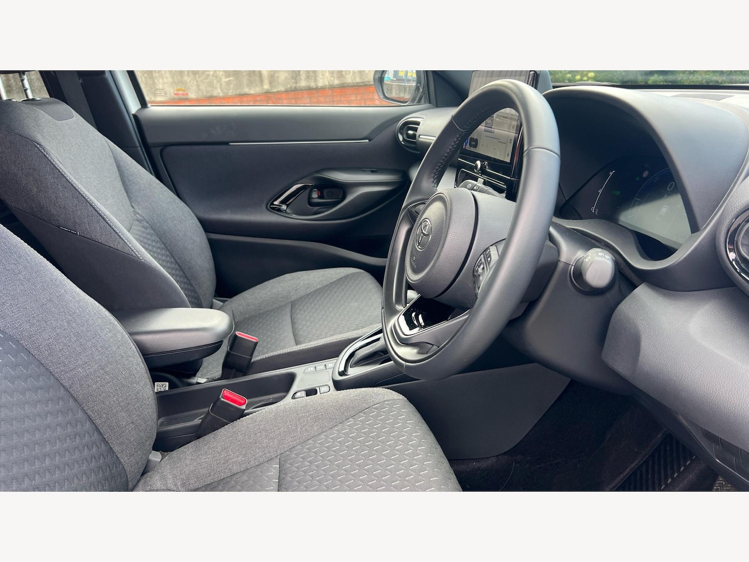 Used Toyota Yaris Cross 2024 for sale - 76988247: Photo 13