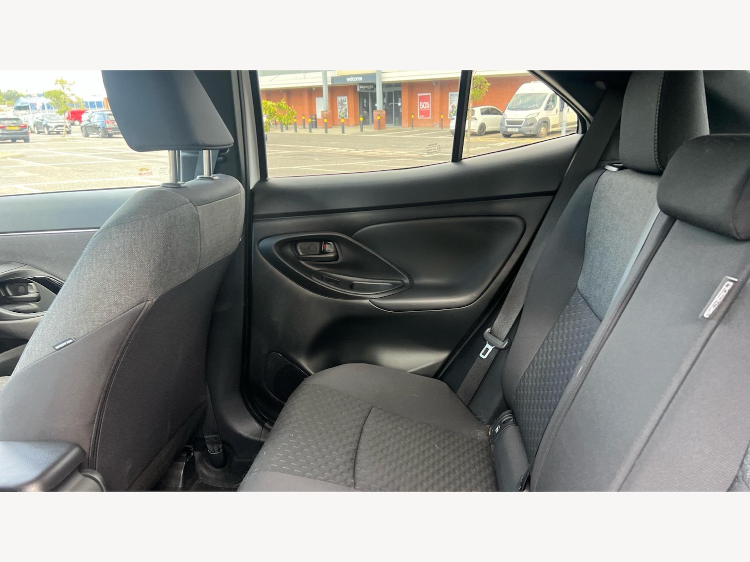 Used Toyota Yaris Cross 2024 for sale - 76988247: Photo 15