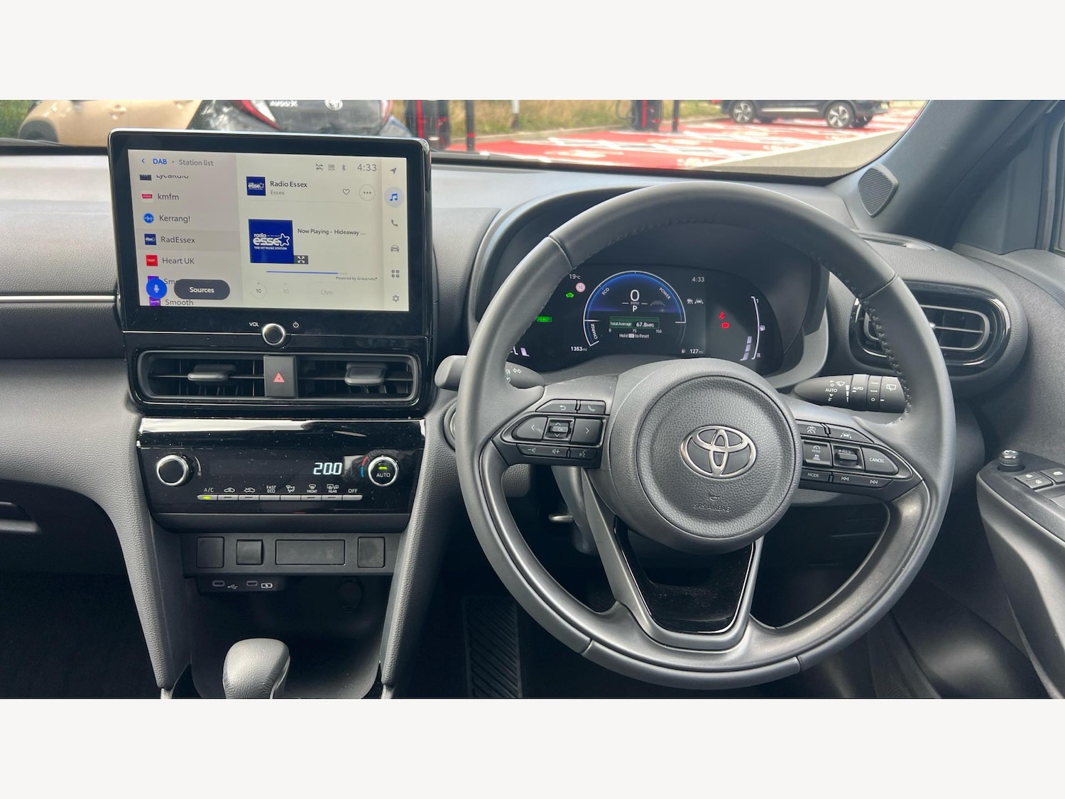 Used Toyota Yaris Cross 2024 for sale - 76988247: Photo 8