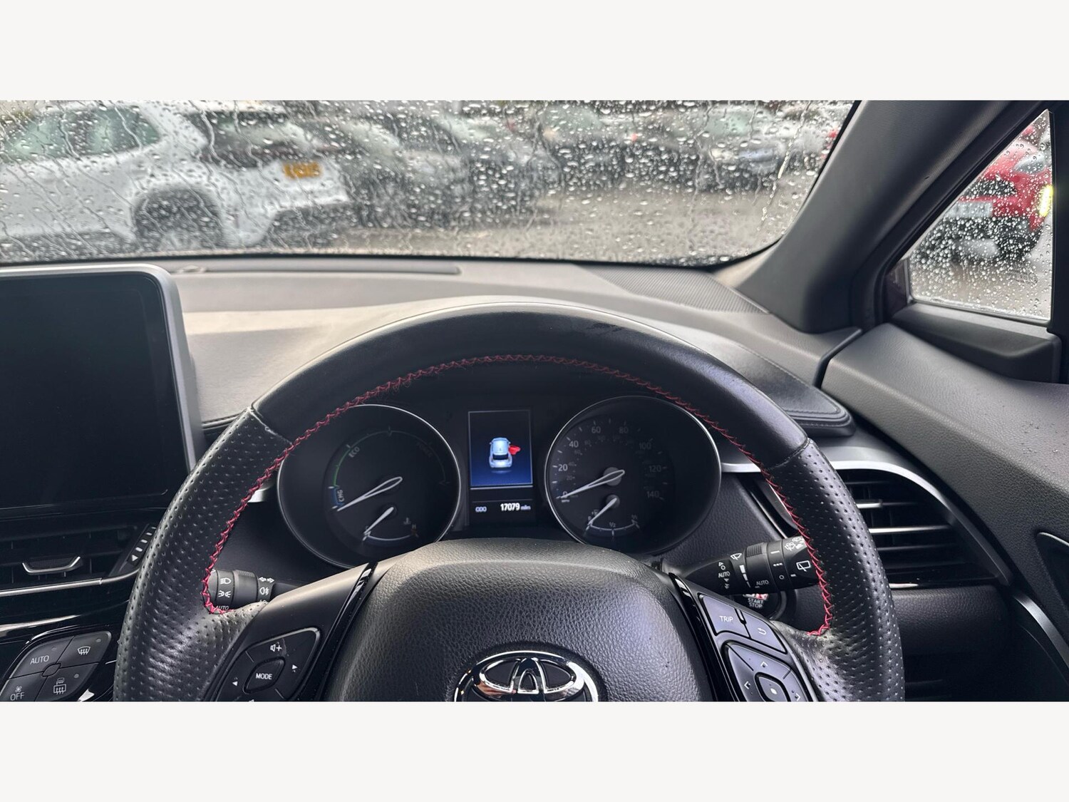 Used Toyota C-HR 2023 for sale - 76371119: Photo 11