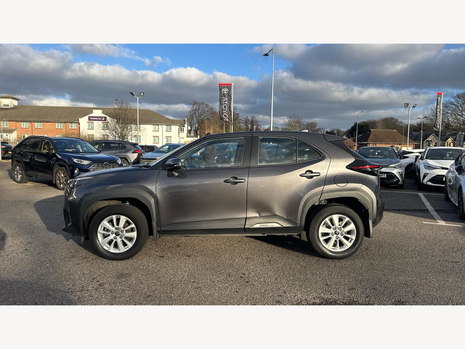 Used Toyota Yaris Cross 2022 for sale - 77067010: Photo 19