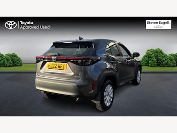 Used Toyota Yaris Cross 2022 for sale - 77067010: Photo