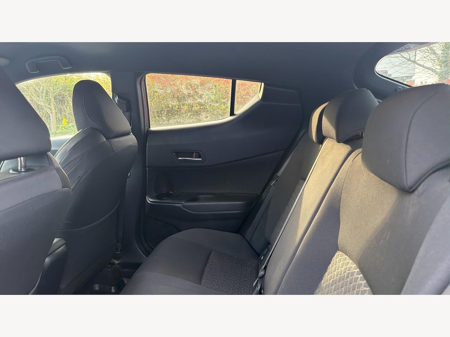 Used Toyota C-HR 2023 for sale - 78086046: Photo 15