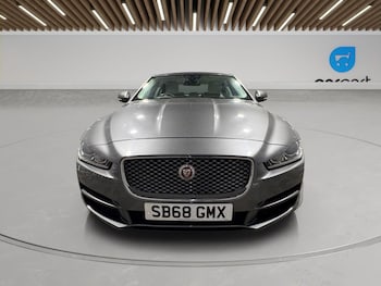 Used Jaguar XE 2018 for sale - 79209701: Photo