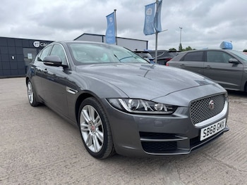 Used Jaguar XE 2018 for sale - 78818376: Photo