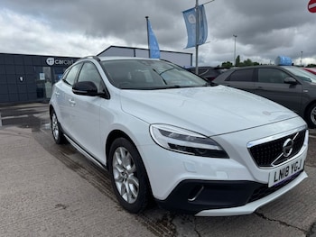 Used Volvo V40 2018 for sale - 78818557: Photo