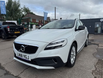 Used Volvo V40 2018 for sale - 78818557: Photo