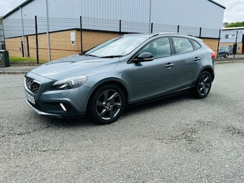 Used Volvo V40 2014 for sale - 75673279: Photo