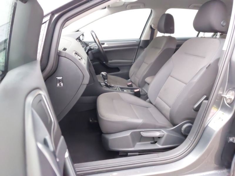 Used Volkswagen Golf 2018 for sale - 76664059: Photo 5