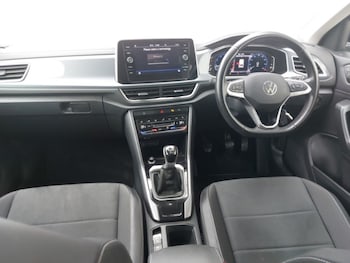 Used Volkswagen T-Roc 2022 for sale - 76172118: Photo 2