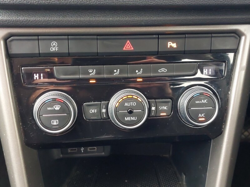 Used Volkswagen T-Roc 2020 for sale - 76301689: Photo 10