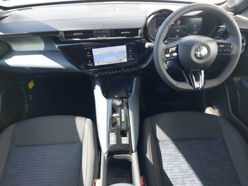 Used Alfa Romeo Junior 2025 for sale - 78151261: Photo 2