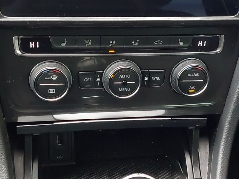 Used Volkswagen Golf 2020 for sale - 76533175: Photo 11