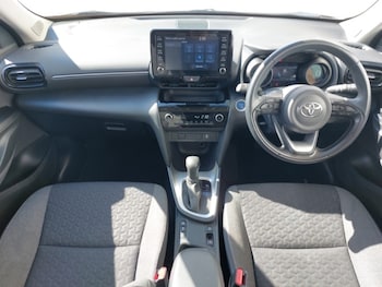Used Toyota Yaris Cross 2023 for sale - 78283400: Photo