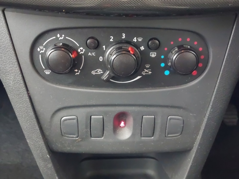 Used Dacia Sandero Stepway 2019 for sale - 77439524: Photo 11