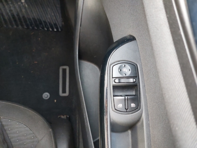 Used Vauxhall Corsa 2016 for sale - 77674366: Photo 17