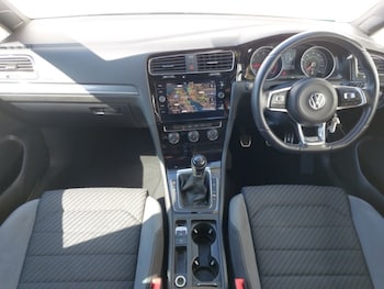 Used Volkswagen Golf 2018 for sale - 78700479: Photo