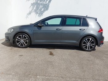 Used Volkswagen Golf 2018 for sale - 78700479: Photo