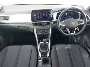 Used Volkswagen T-Roc 2023 for sale - 78274506: Photo