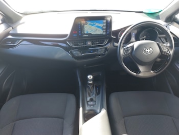 Used Toyota C-HR 2019 for sale - 78169677: Photo