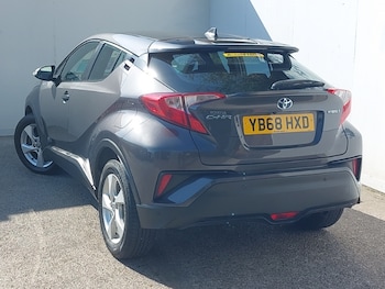 Used Toyota C-HR 2019 for sale - 78169677: Photo