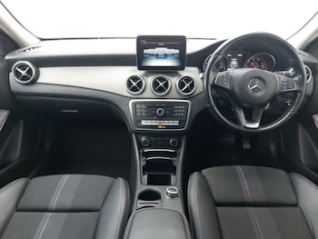 Used Mercedes-Benz GLA 2019 for sale - 75959126: Photo