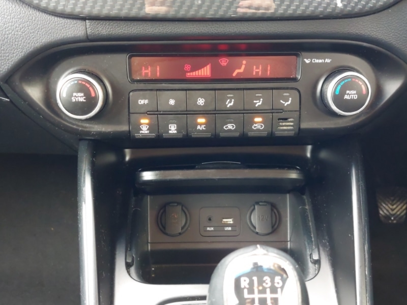 Used Kia Carens 2017 for sale - 76619222: Photo 10