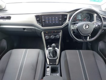 Used Volkswagen T-Roc 2021 for sale - 78747263: Photo