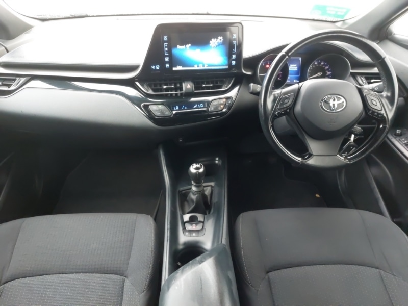 Used Toyota C-HR 2017 for sale - 78151255: Photo 2