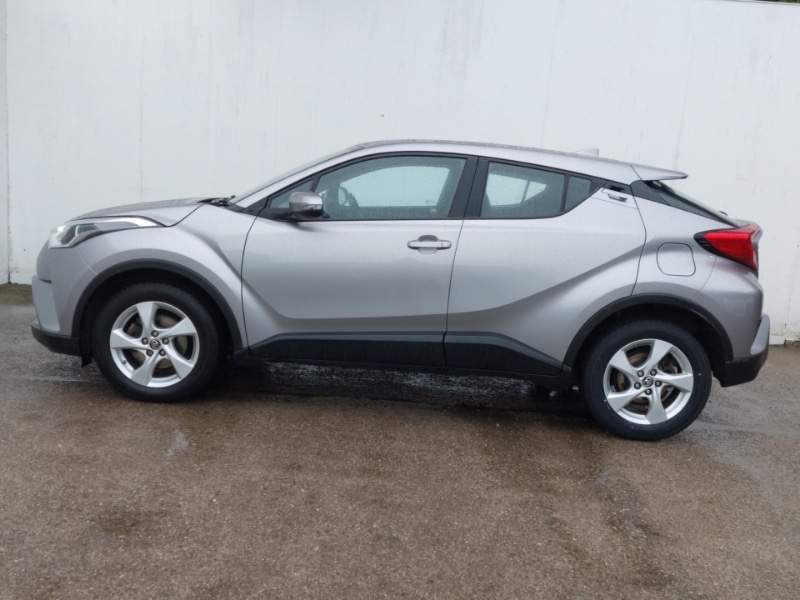 Used Toyota C-HR 2017 for sale - 78151255: Photo 4