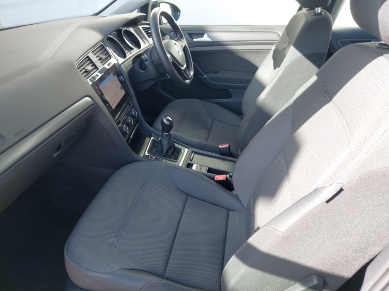 Used Volkswagen Golf 2018 for sale - 77852157: Photo 5