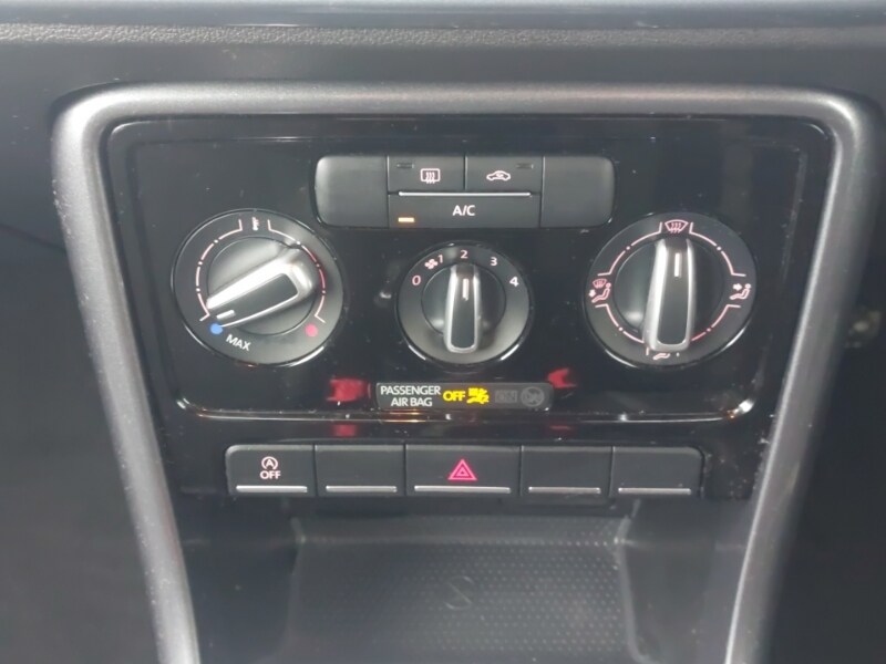 Used Volkswagen Beetle 2017 for sale - 78224947: Photo 11