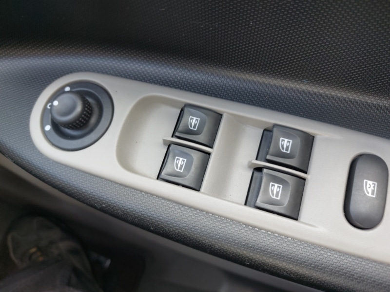 Used Renault Zoe 2017 for sale - 78159327: Photo 13