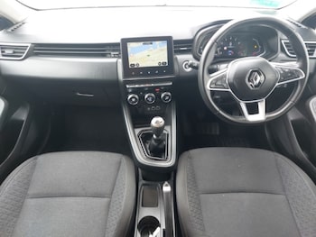 Used Renault Clio 2023 for sale - 79056520: Photo