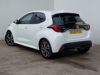 Used Toyota Yaris 2022 for sale - 75796263: Photo