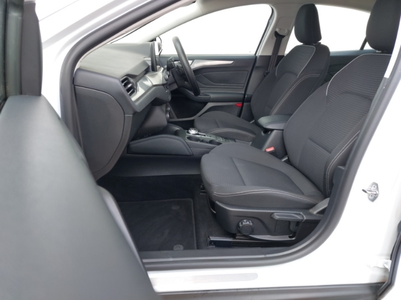 Used Ford Focus 2019 for sale - 76502169: Photo 5